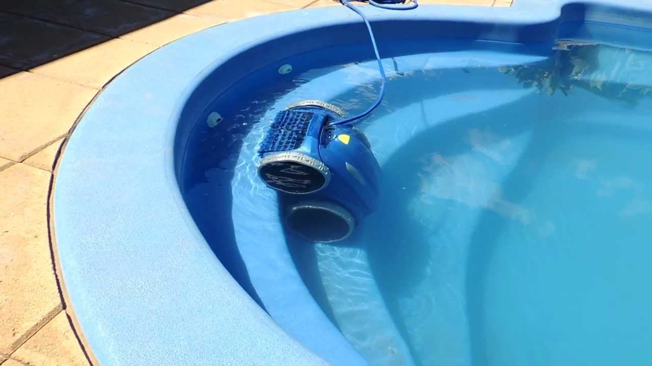 Havuz temizleme robotu