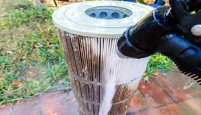 Cleaning pool filter