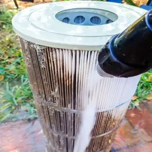 Cleaning pool filter