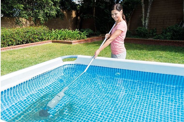 battery operated pool vacuum cleaner
